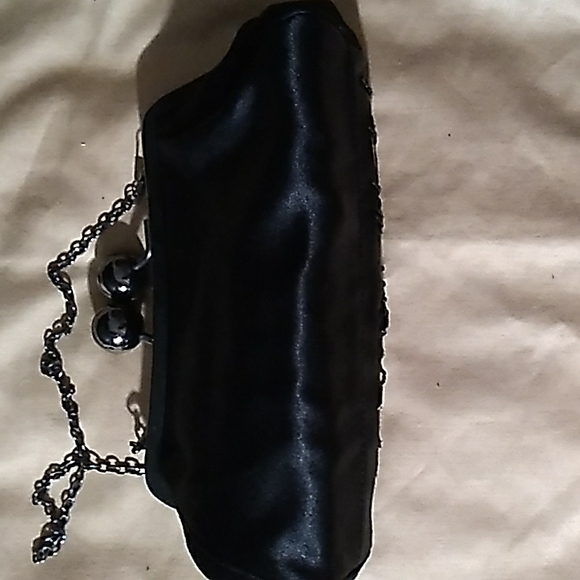 HANDBAG/CLUTCH SOPHISTICATED BLACK SILVER GREY WITH BEADING FLOWER DESIGN - Picture 8 of 8